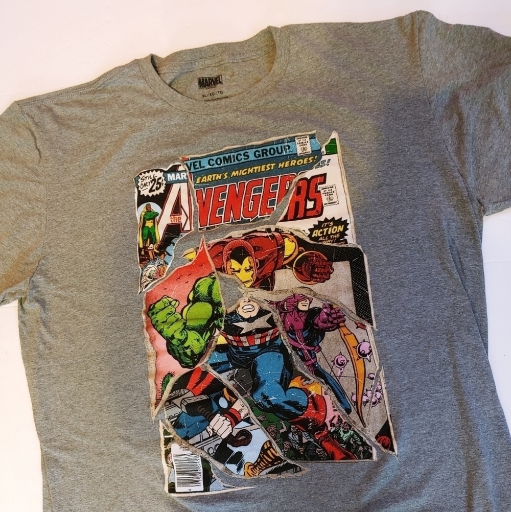 Avengers Comic Book T-Shirt XL